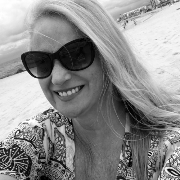 Meet your Posher, Chris - Picture 2 of 4